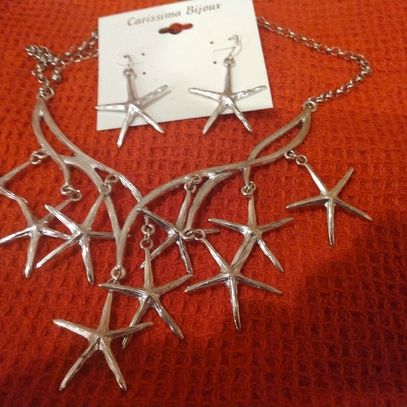 Silver tone necklace and earrings set - Picture 2 of 3